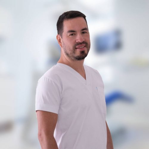 Dr._Adrian_Cuellar_especialista_en_estética_dental Dr._Adrian_Cuellar_especialista_en_estética_dental